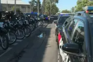 Tensión en Santa Fe: el Gobierno pasó a disponibilidad a 20 policías tras el abandono de patrulleros en Rosario