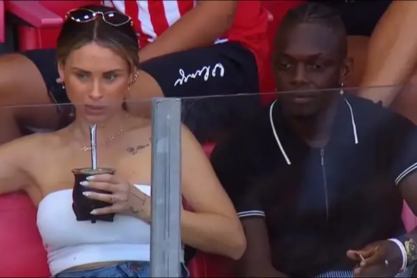 En la previa de su llegada a Boca, Cetré fue a ver a Estudiantes y la imagen se volvió viral