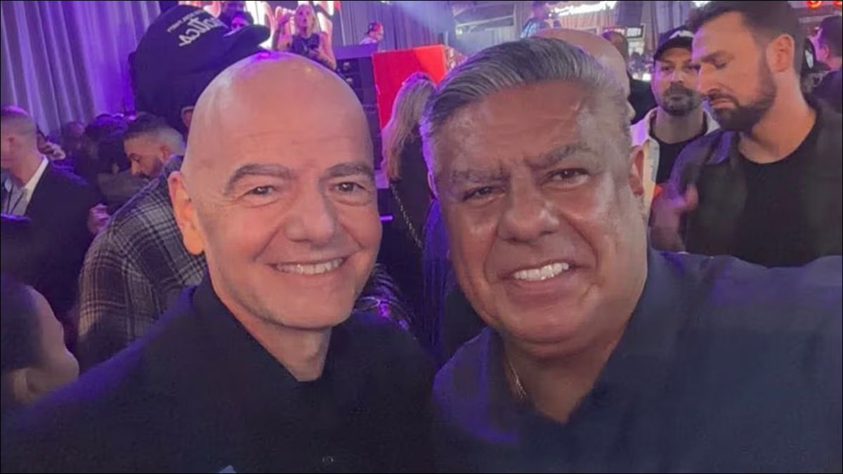 CUMBRE. Tapia coincidió con Gianni Infantino en la previa del evento que reunió a referentes internacionales.