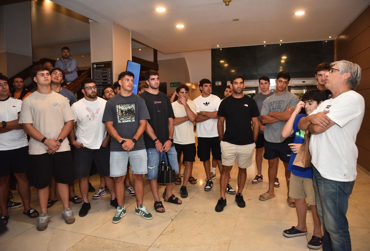 EL INICIO. Los jugadores de Tarucas se reunieron en el hotel Catalinas Park alrededor de las 18.30.