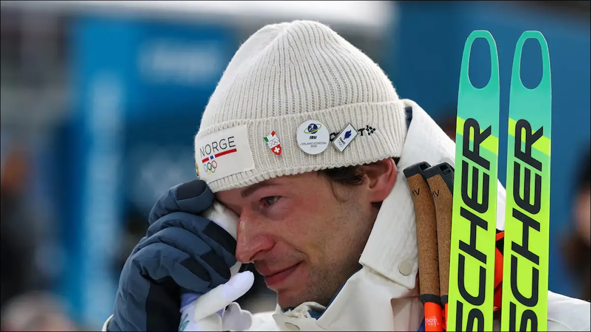 BIATLÓN. El deportista noruego se emocionó tras subir al podio y realizó una inesperada revelación personal ante la prensa.