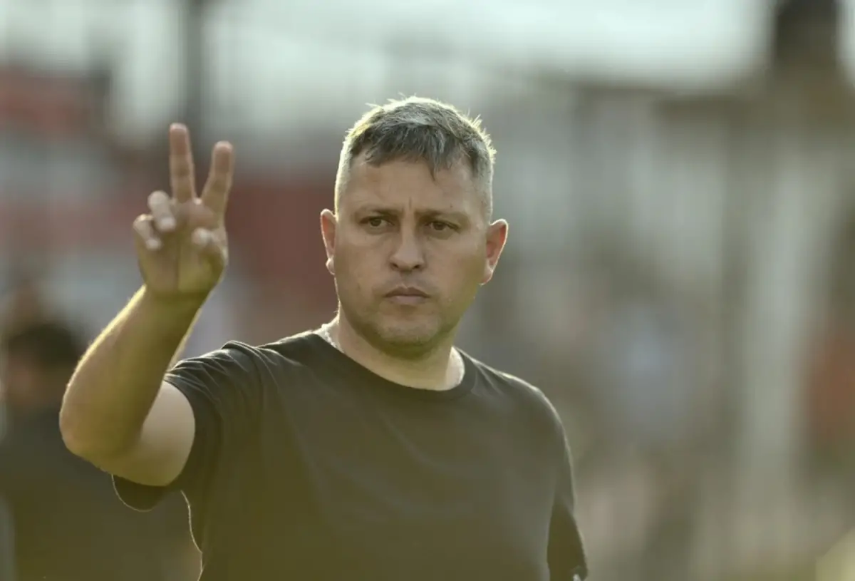 Diego Flores dirigiría a Instituto de Córdoba.