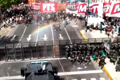 Debate por la reforma laboral: tensión e incidentes en las afueras del Congreso