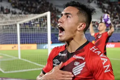 Atlético Tucumán llevó a FIFA el caso Tomás Cuello y reclama una deuda en dólares a Athletico Paranaense