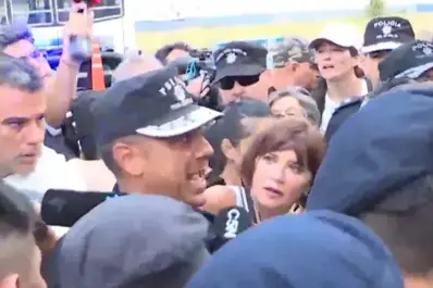 Santa Fe: agredieron y escupieron al jefe de la policía durante la protesta en Rosario