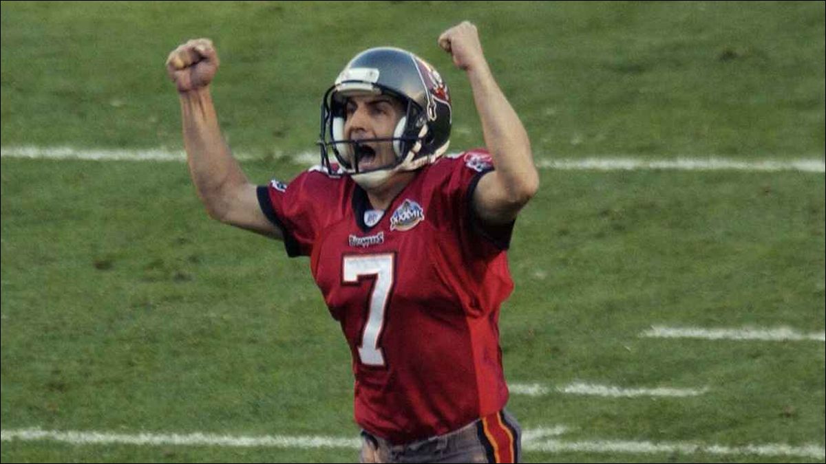 ORÍGENES. Antes de convertirse en kicker, soñaba con ser futbolista, viajó a México para una prueba y su precisión al patear lo terminó llevando al fútbol americano.