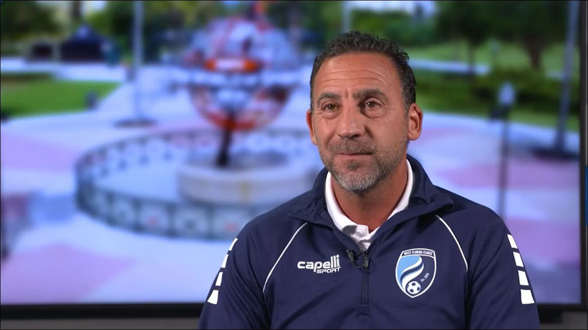 VIGENCIA. Retirado de la NFL, vive en Tampa y trabaja como entrenador en una academia infantil.