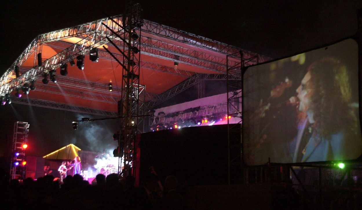 Recuerdos fotográficos: cuando los “colados” se hicieron la fiesta con Maná en Tucumán