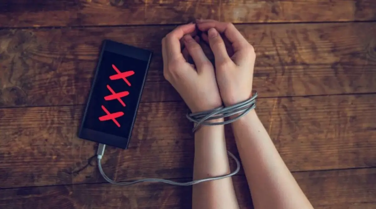 TIEMPO. El consumo de material explícito deja huellas en la mente.