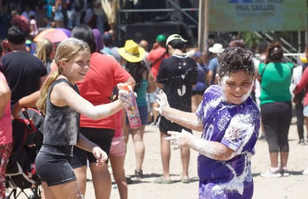 ALGARABÍA. Esta festividad la disfrutan niños y grandes de todo el país.