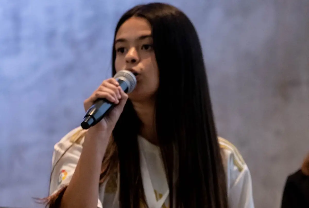 CHARLA ESCOLAR. Paz Juárez abordó la adicción a la pornografía con estudiantes secundarios en Córdoba. / CORTESÍA PAZ JUÁREZ