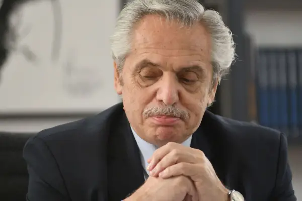 Revisarán el procesamiento de Alberto Fernández en la causa Seguros