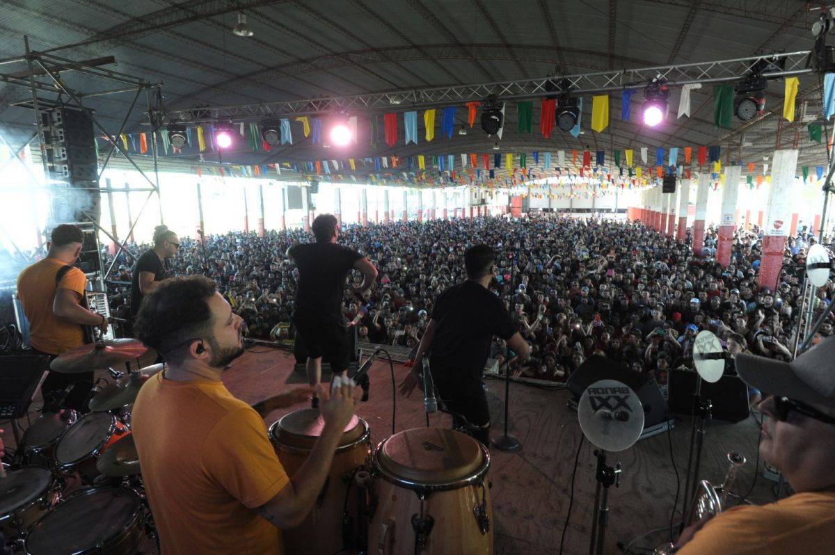 RANCHILLOS. Postal de uno de los bailes en el club San Antonio.