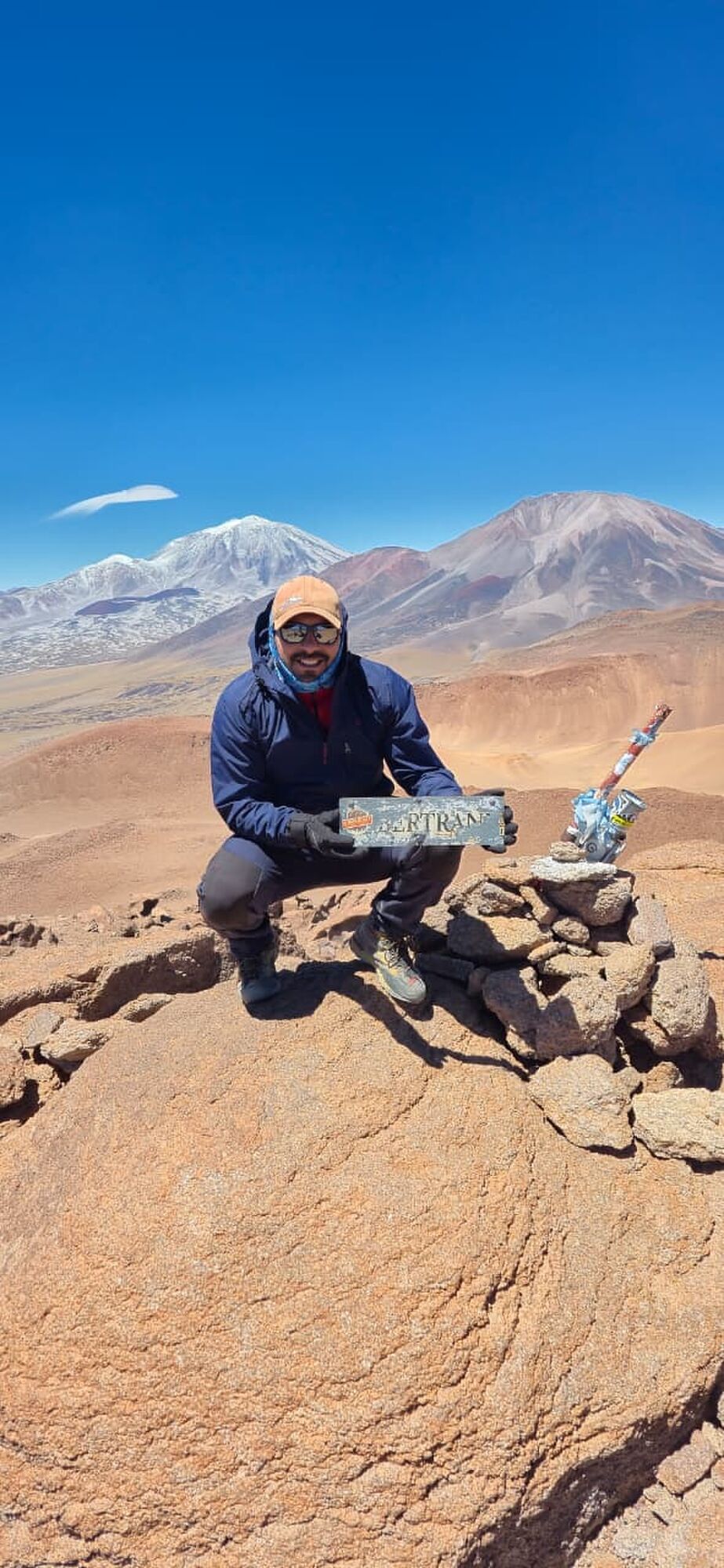 Cuatro tucumanos hicieron cumbre en el volcán activo más alto del mundo