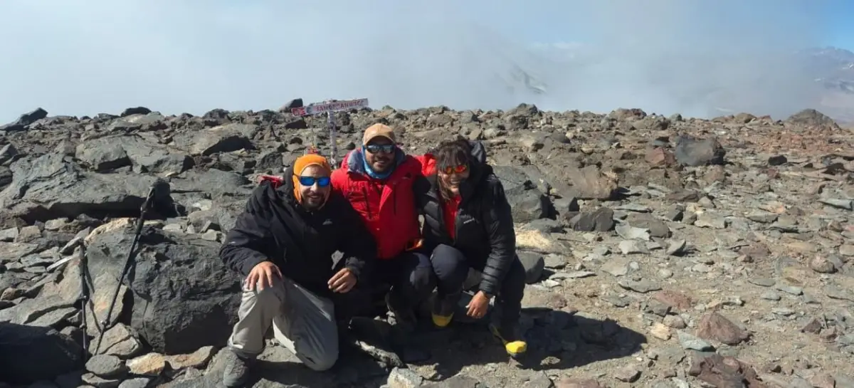 Cuatro tucumanos hicieron cumbre en el volcán activo más alto del mundo
