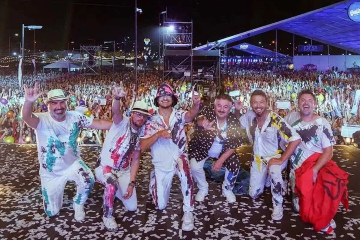 MULTITUD. El Carnaval de Los Tekis reúne a miles de personas, entre los que se encuentran numerosos tucumanos y, por supuesto, gente todo el país.