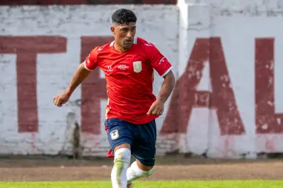 Cielorrasos, mezcla y el sueño del Federal A: el obrero de Tucumán Central que construye su propio destino