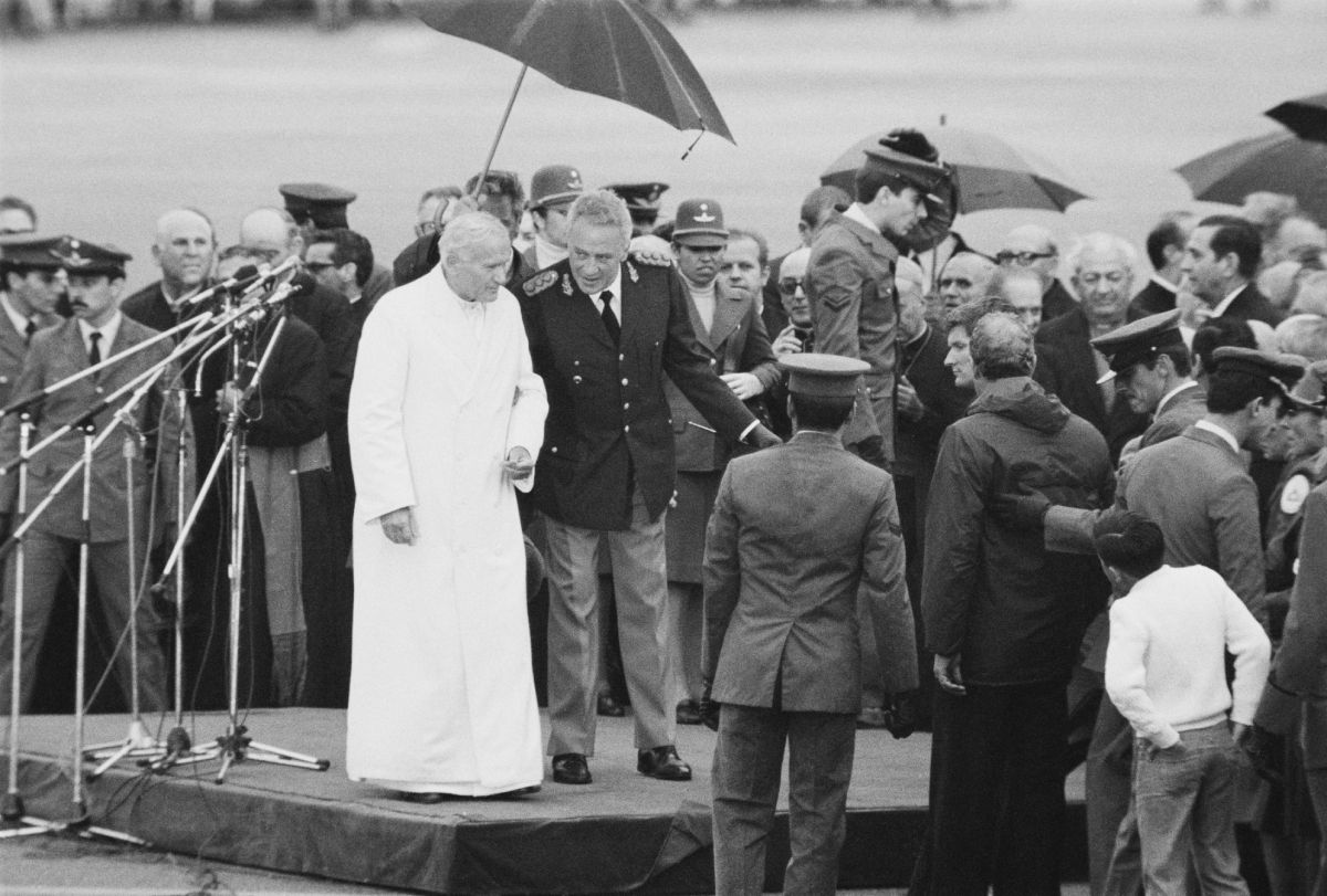 ¿Por qué hace 40 años que no viene un Papa al país? La historia del único pontífice que visitó la Argentina y el posible desembarco de León XIV