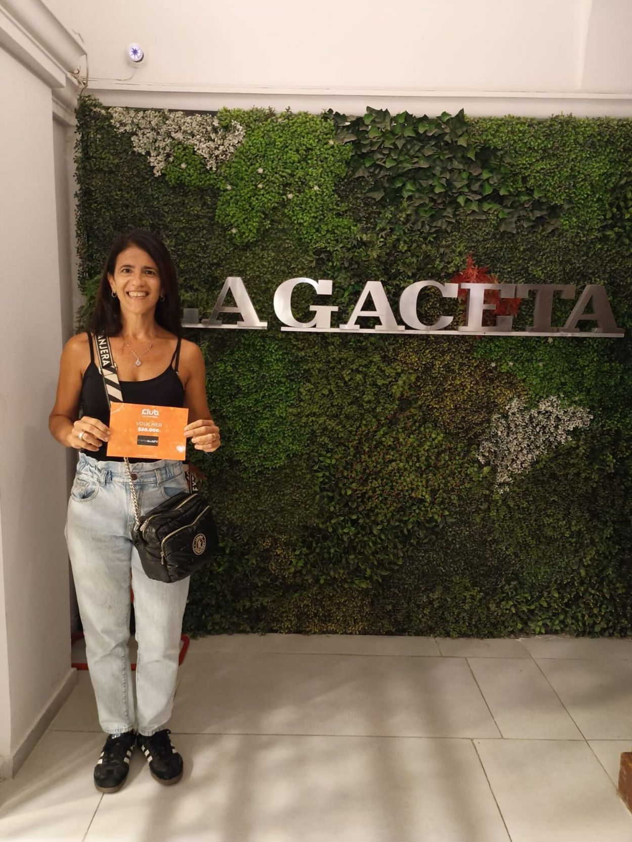 SILVETTI. Le dio el premio a su hijo.