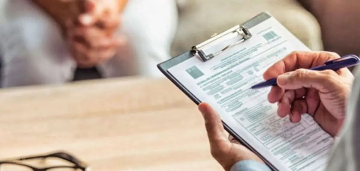 HABLÓ DE MÁS. El ministro de Desregulación llevó a que se ponga la lupa sobre el nuevo sistema de licencias por enfermedad que marca la reforma.