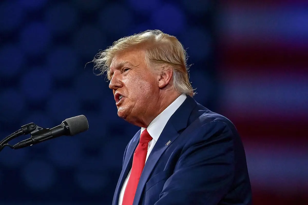 SORPRESA. La decisión de Trump profundiza su enfrentamiento con Obama.