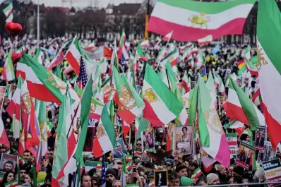 Unas 250.000 personas marchan contra el régimen iraní