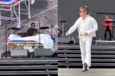 El desopilante regreso de Joaquín Levinton a los escenarios: entró en una camilla de hospital al Cosquín Rock