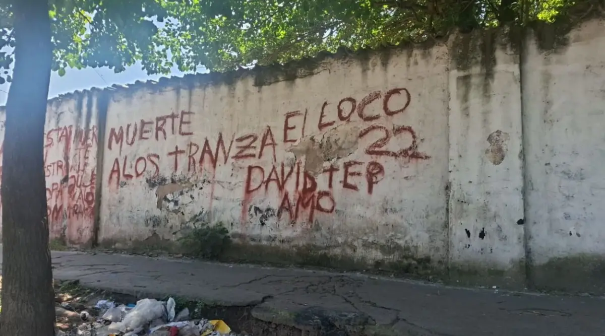 UNA FRASE CON VARIAS INTERPRETACIONES. El mensaje escrito en una pared de Villa 9 de Julio refleja lo que se vive en los barrios.