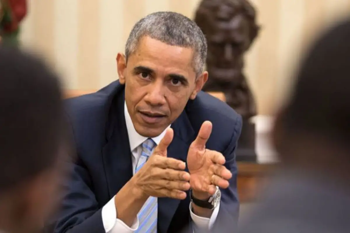 “VERGÜENZA”. Obama habló por primera vez sobre la publicación en una cuenta de Trump de una imagen que lo representa como mono, junto a su esposa, Michelle. 