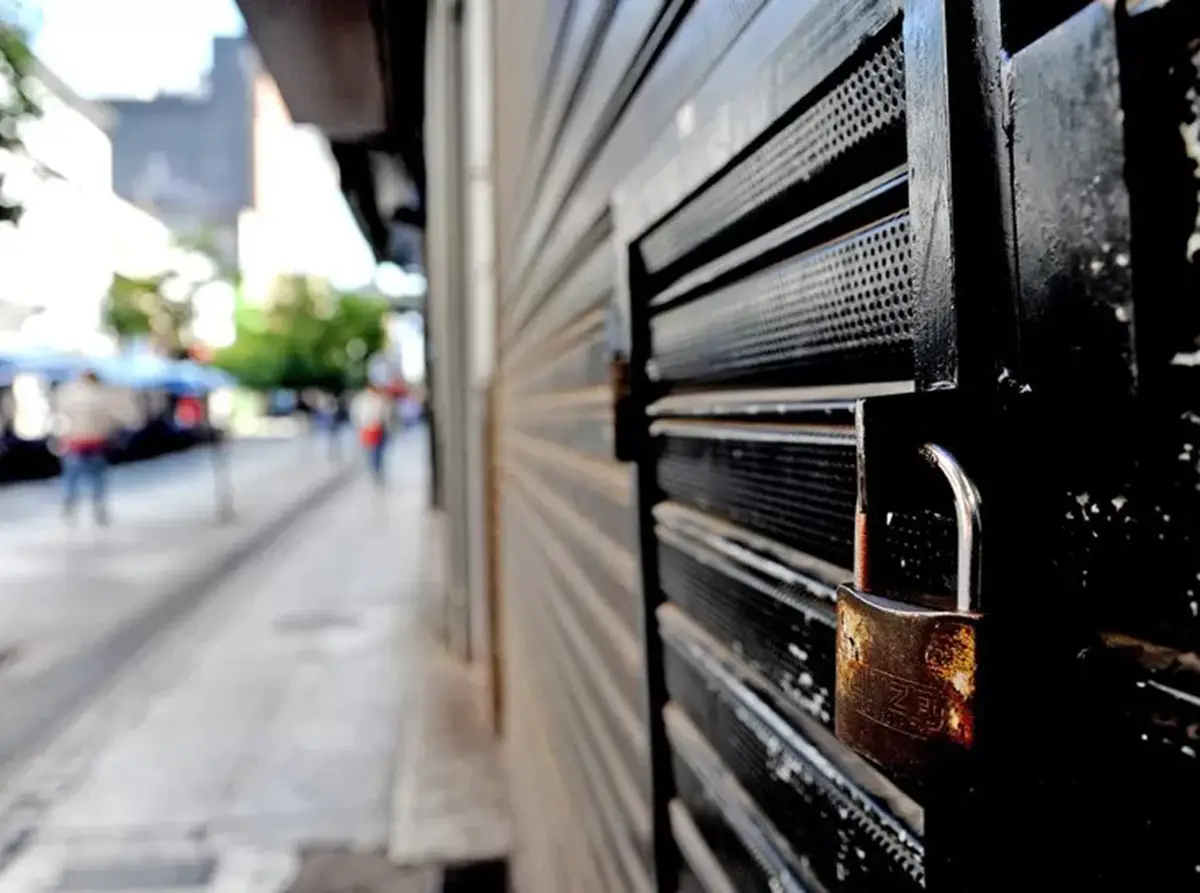 MENOS CONSUMO Y MENOS COMERCIOS. En el centro se comenzó a observar más comercios vacíos como consecuencia de varios factores.