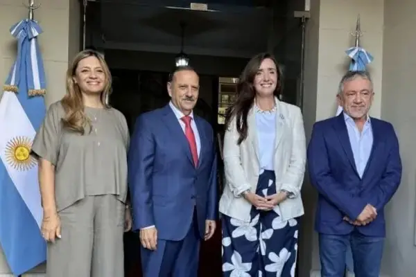 Villarruel se tomó una foto con Quintela y generó rechazos