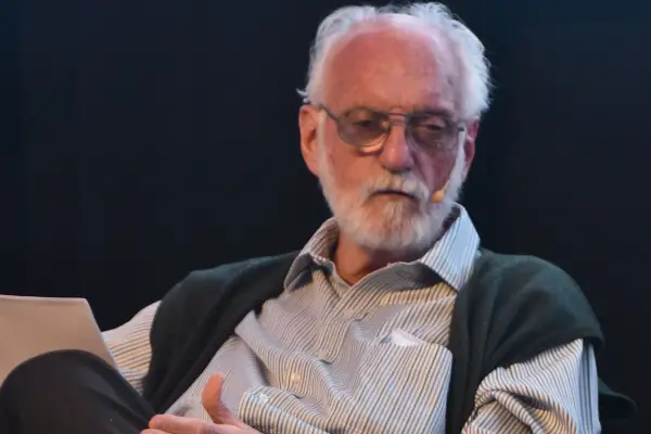 Las advertencias del economista más escuchado por Milei sobre el dólar, el déficit fiscal y la credibilidad de los mercados