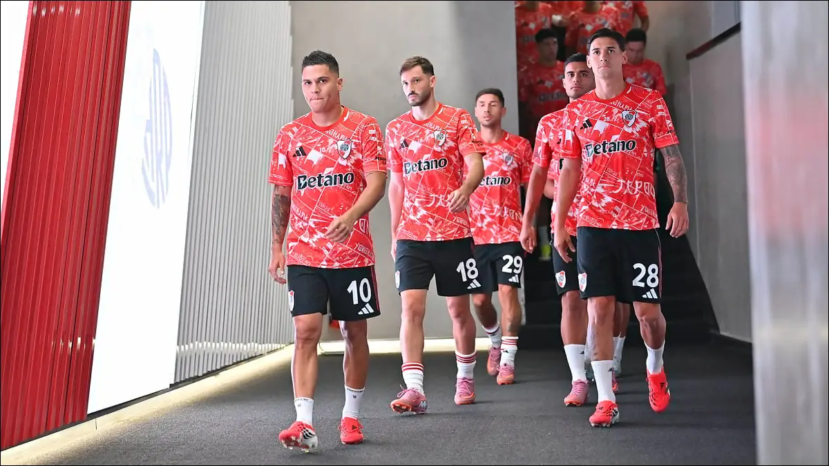 DEBUT. River inicia su camino en la Copa Argentina frente a Ciudad de Bolívar en el estadio La Pedrera de Villa Mercedes.