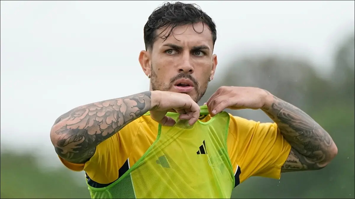 EN ALERTA. Leandro Paredes dejó la cancha ante Platense con hielo en el tobillo derecho y ahora deberá frenar para recuperarse.