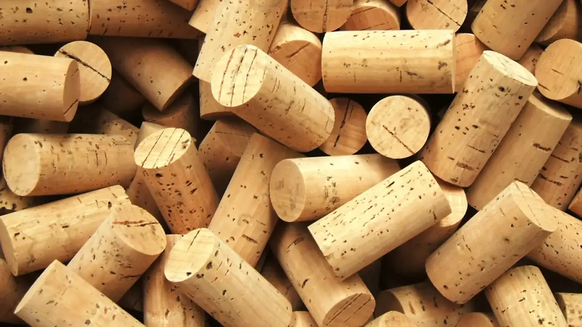 Podés solucionar un gran problema de tuberías usando solo un corcho: ¿cómo?