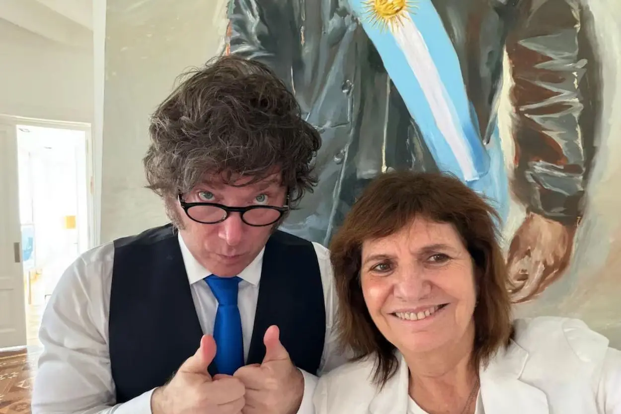 POSTEO. “Nosotros trabajamos todos los días”, escribió Bullrich junto a la foto que se tomó con Javier Milei luego de la reunión de ayer en Olivos.