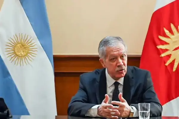 Santiago del Estero anunció un aumento del 42,4% para empleados públicos y confirmó la continuidad de los bonos