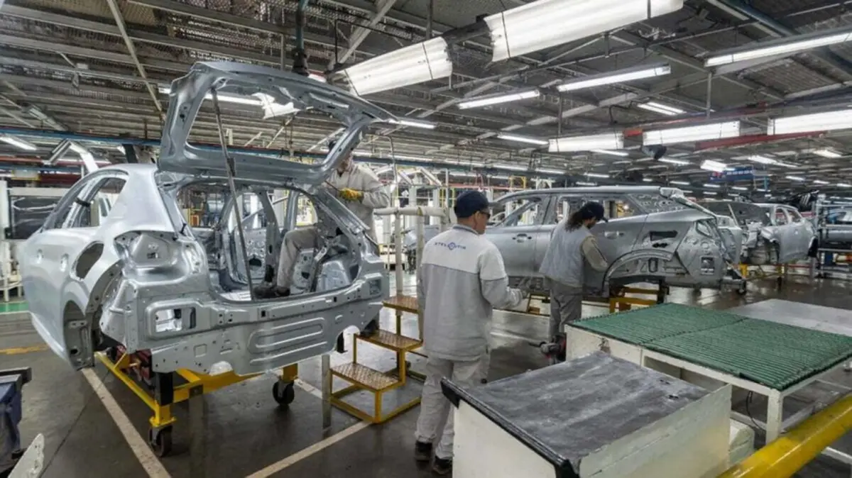 Stellantis suspende la producción en El Palomar hasta marzo y pagará el 70% del salario