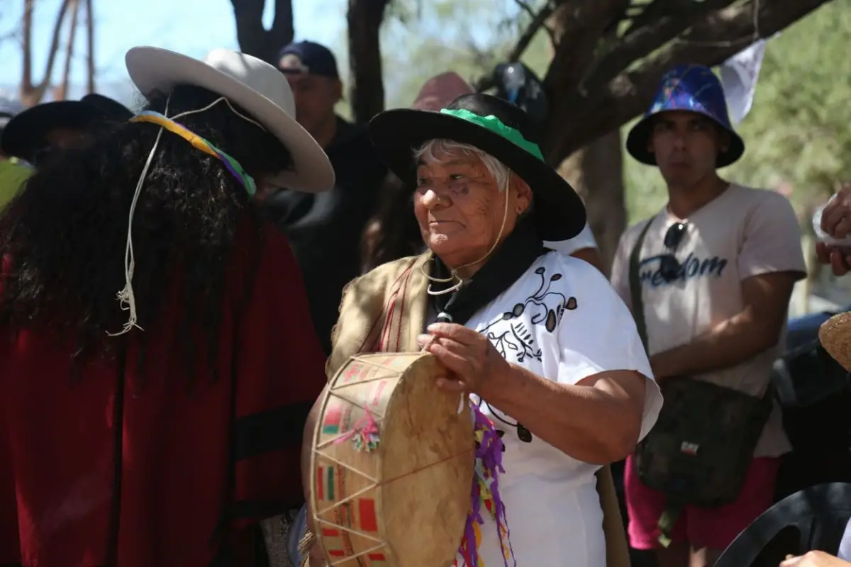 ENORME. La coplera sueña con la construcción de un monumento en los cerros que honre a la Pachamama. 