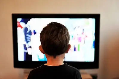 Cómo ganarle a la consola: estrategias para que los chicos pasen del sillón al deporte real
