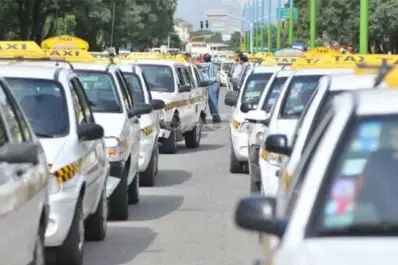 Paro de transporte: ¿qué va a pasar con los taxis y remises?