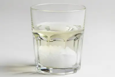 Ritual del vaso con vinagre y sal: cómo hacerlo paso a paso y qué sucede después de cinco días