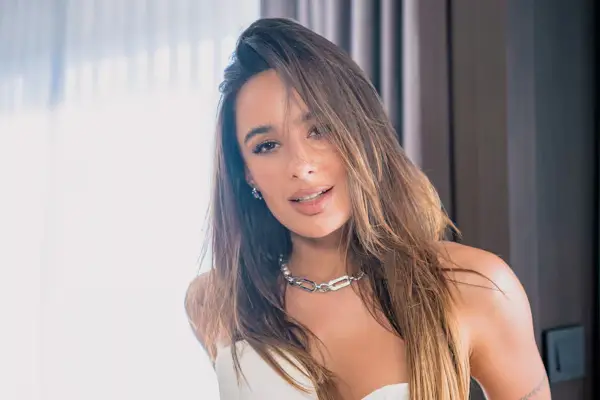 Cómo es la casa de Flor Jazmín Peña: diseño de los 70 y herencia Bauhaus