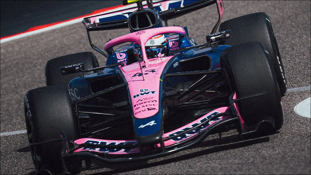 RODAJE. El argentino continúa con la puesta a punto del A526 en Bahréin antes del inicio del campeonato.