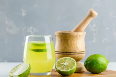 Qué aporta el jugo de limón y por qué conviene tomarlo en ayunas