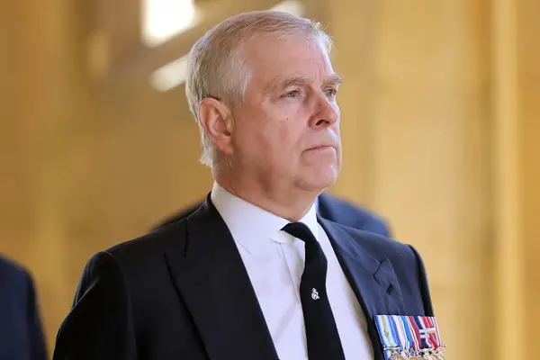 Todo sobre la detención del príncipe Andrés: quiénes son sus hijas y de qué se le imputa en el caso Epstein