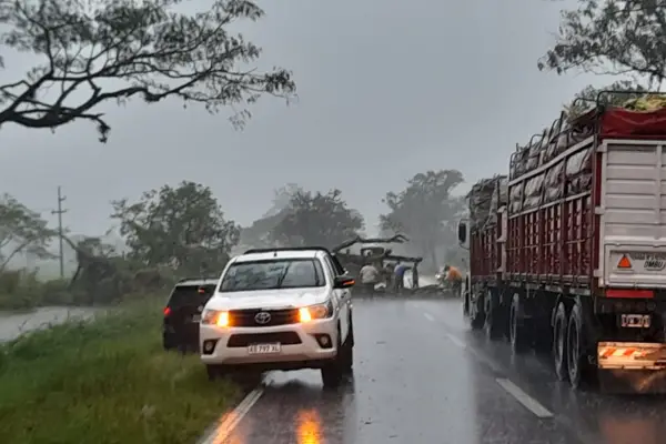Tucumán: la tormenta provocó cortes totales en la Ruta Nacional 65 a la altura de Alpachiri