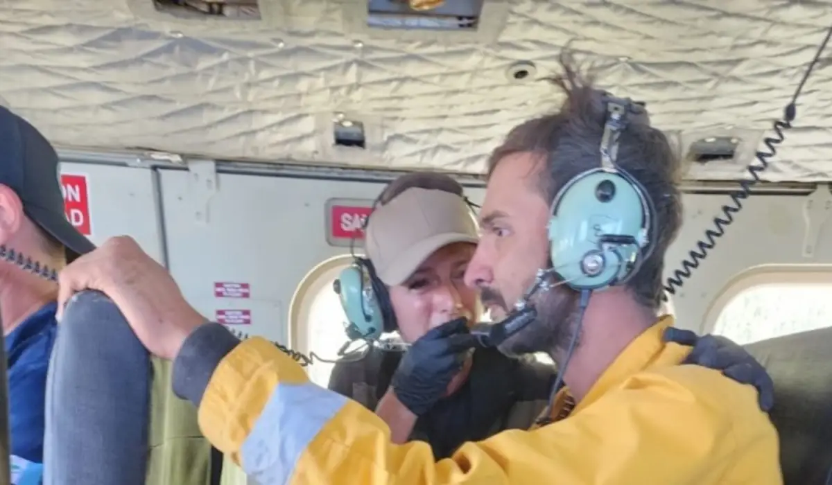 TRASLADO. Salvador Álvarez Cano, el joven tucumano de 32 años apareció con vida. 