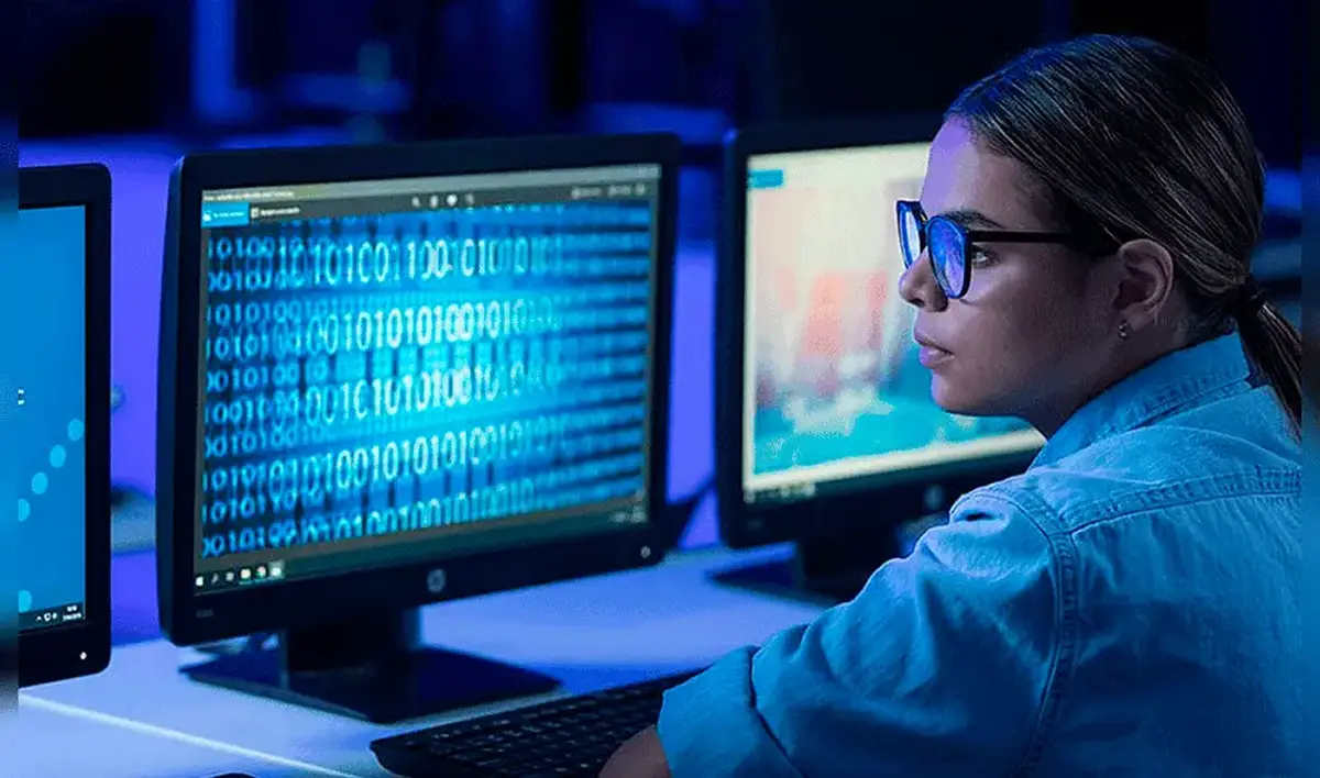 IA Y FUTURO. El futuro universitario es la inteligencia artificial, pero hay una baja histórica en carreras de computación. / PEXELS