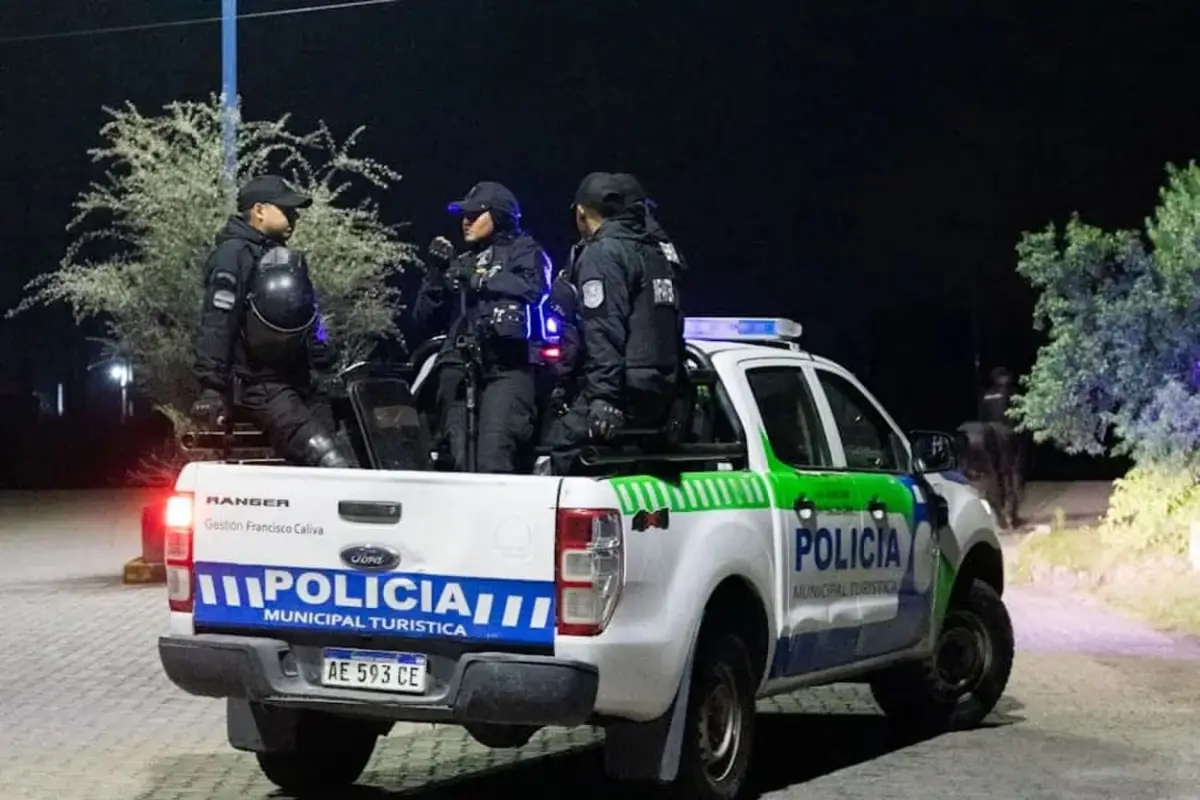 POSTURA OFICIAL. Este año hubo una mayor presencia policial durante toda la temporada